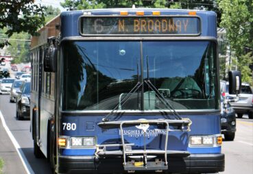 Lextran Bus on Route 6 North Broadway